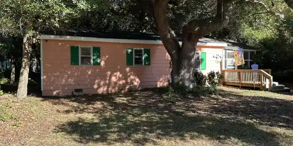 108 Live Oak Street