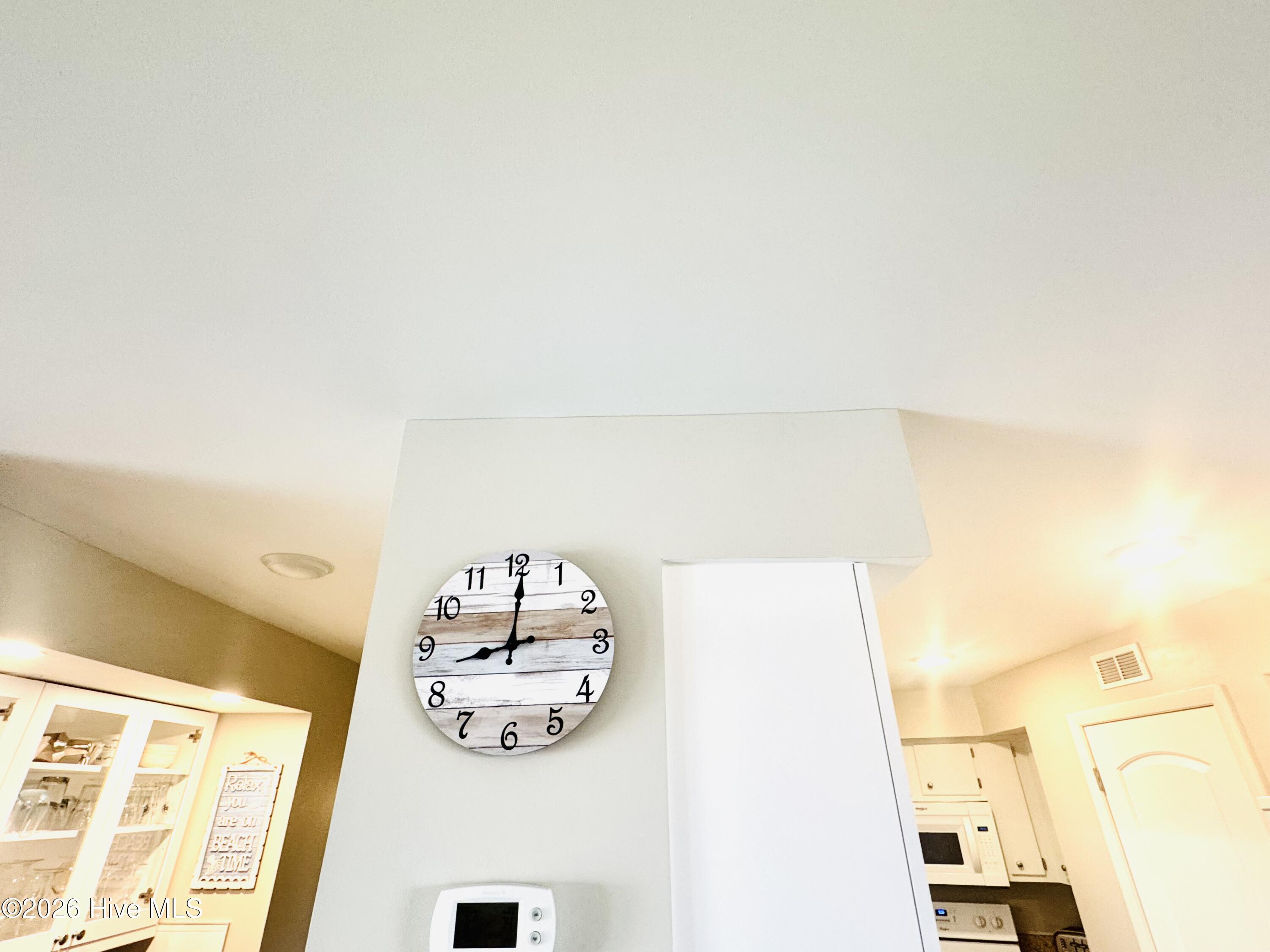 Image 4: Smooth Ceilings