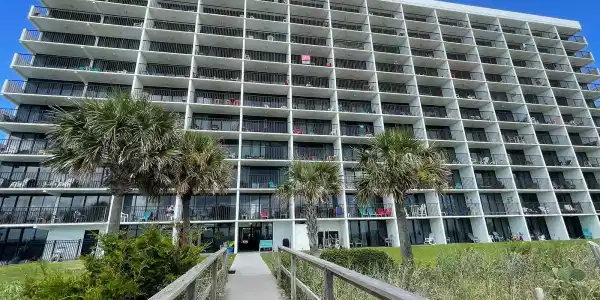 1615 Lake Park Boulevard S Unit 106