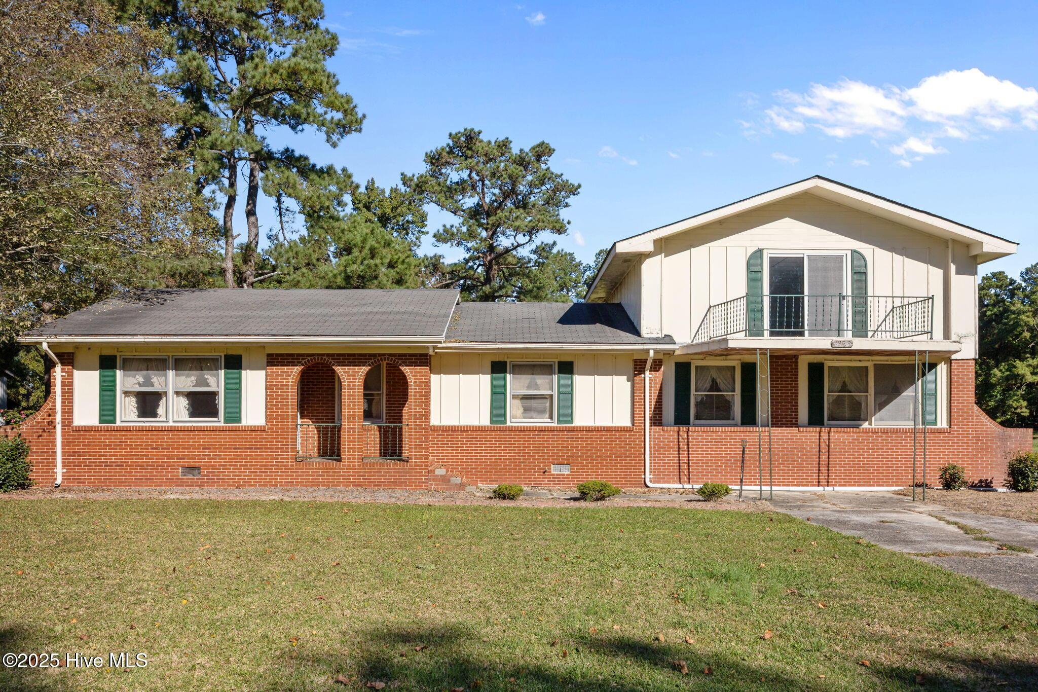 Image 1: 1 Main View 2933 Sound Side Rd