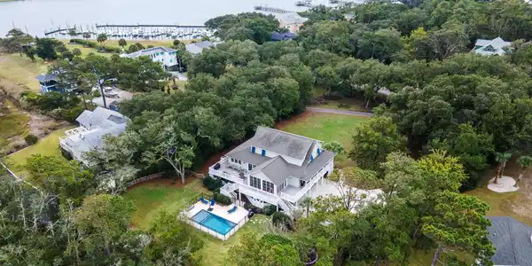 233 Chimney Lane