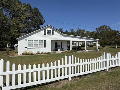 3073 Sound Side Road