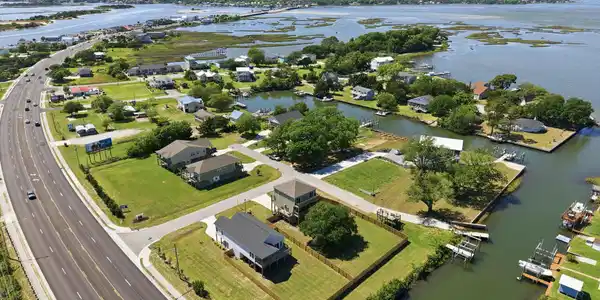 Image 3: 17-web-or-mls-DJI_20260515151348_0528_D
