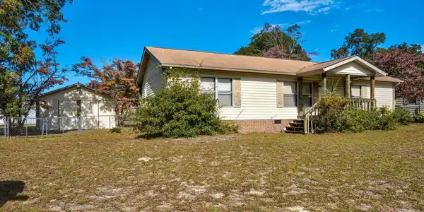 123 Pinewood Street