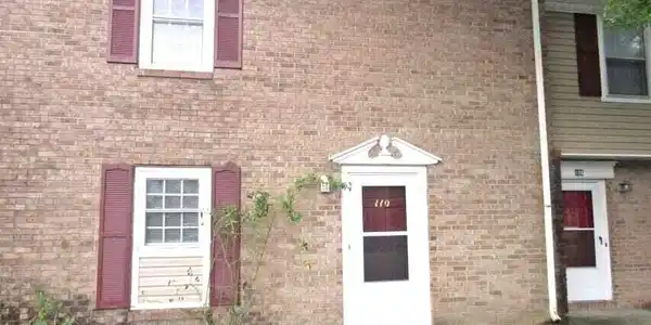110 King George Court