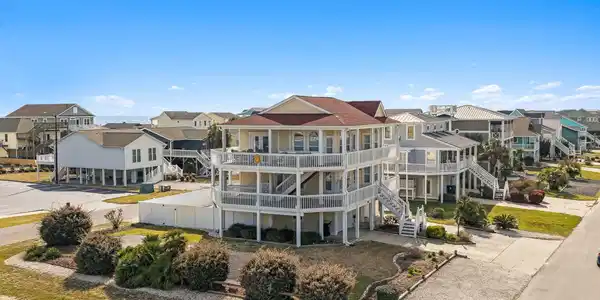Image 4: 61-web-or-mls-cammediallc.com (4 of 72)