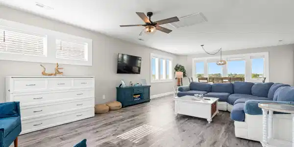 Image 3: 6-web-or-mls-CAMMediaLLC.com (35 of 65)
