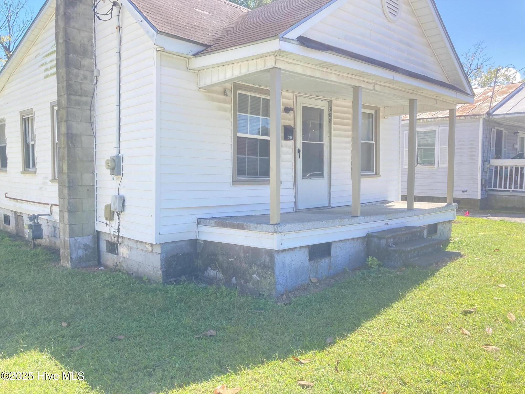 Image 4: 308 Jones Street left side IMG_4662