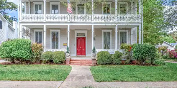 116 W Queen Street