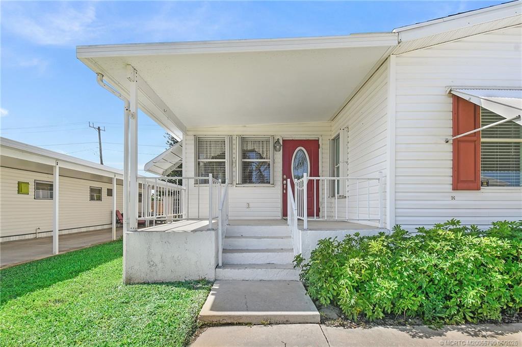 Image 4: Front porch