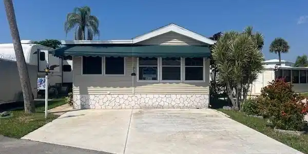 131 Nettles Boulevard