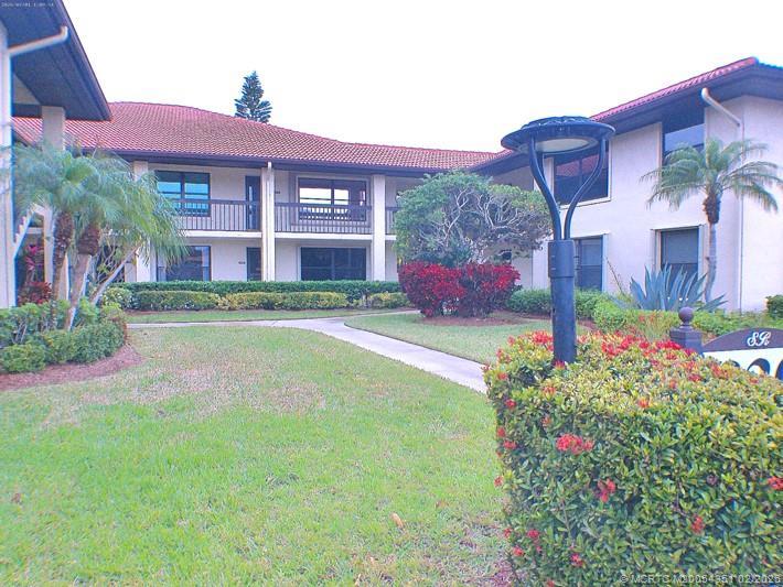 Image 2: FRONT EXTERIOR COURTYARD