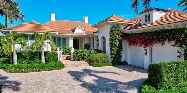 2865 SE Dune Drive