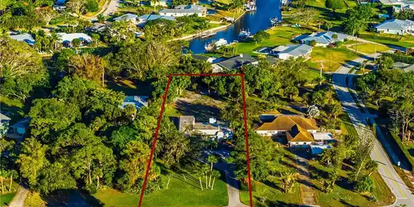 1103 NW Pine Lake Drive