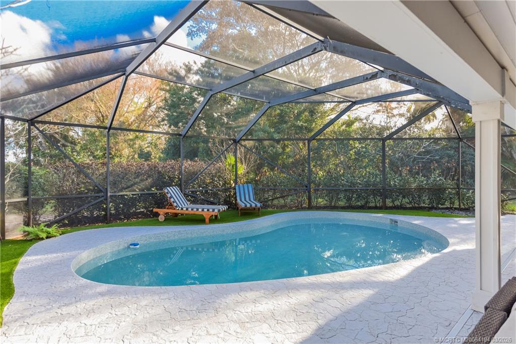 Image 4: Newly resurfaced pool
