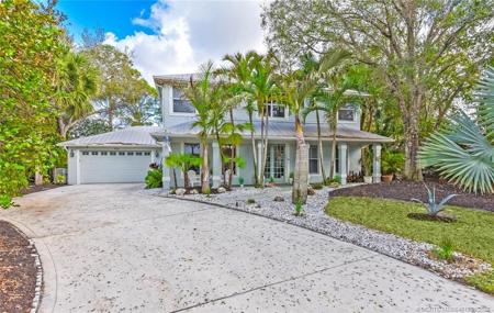 1042 SW Lighthouse Drive