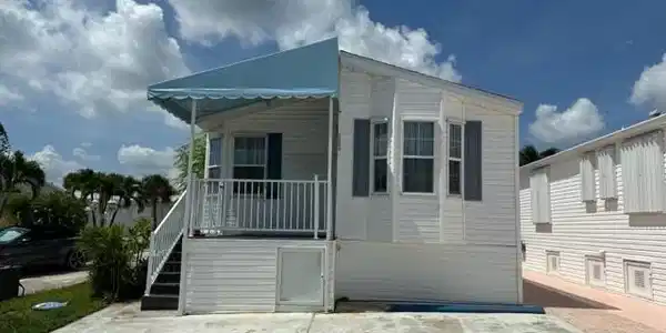 646 Nettles Boulevard
