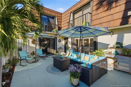 5982 SE Riverboat Drive
