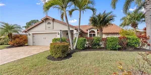 1828 SE Coronado Lane
