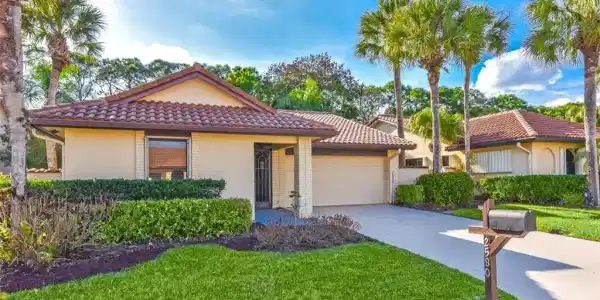 2580 SW Bobalink Court