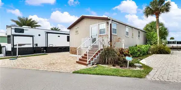 10701 S Ocean Drive