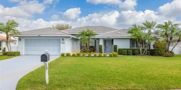 2103 SW Spoonbill Drive