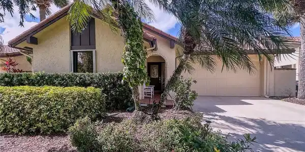 2309 SW Bobalink Court