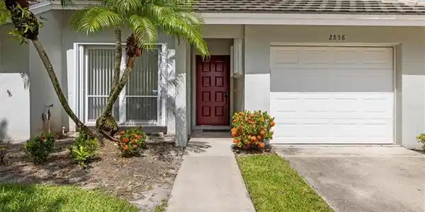 2858 SW Westlake Circle