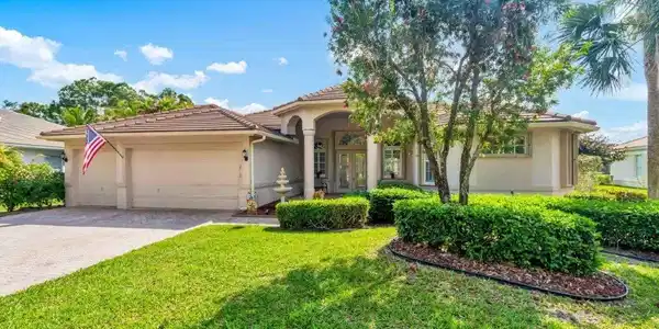 2712 SW Bear Paw Trail