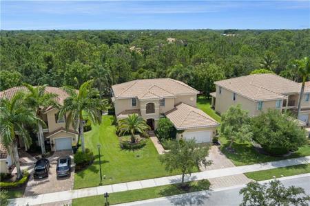 5437 SW Honeysuckle Court