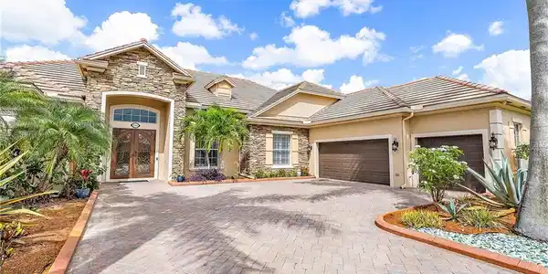 844 SW Habitat Lane