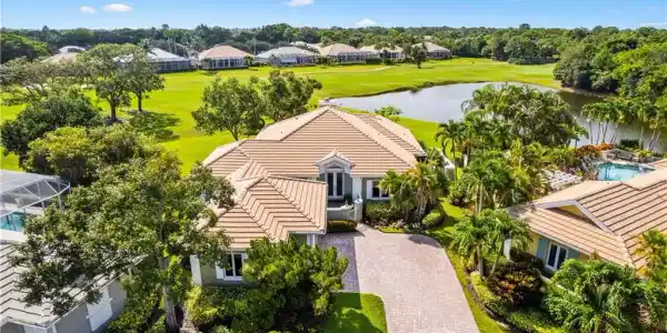 2555 SW Manor Hill Drive