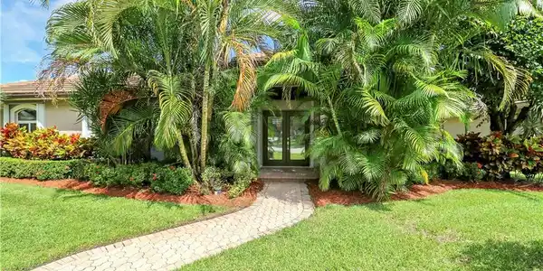 4849 SW Golfside Drive