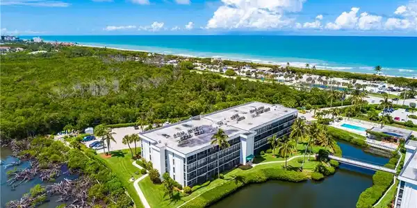 Image 2: Located on the intracoastal, with the Atlantic Oce