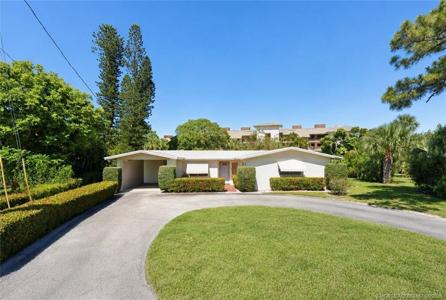 391 SE Edgewood Drive
