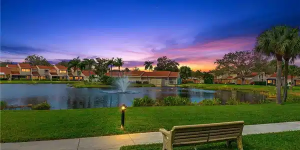1626 SW Crossing Circle