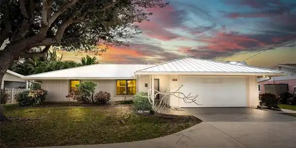 1364 SW Egret Way
