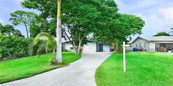 947 SW 28th Street