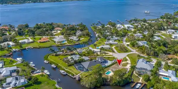 1615 NW Bay Tree Circle