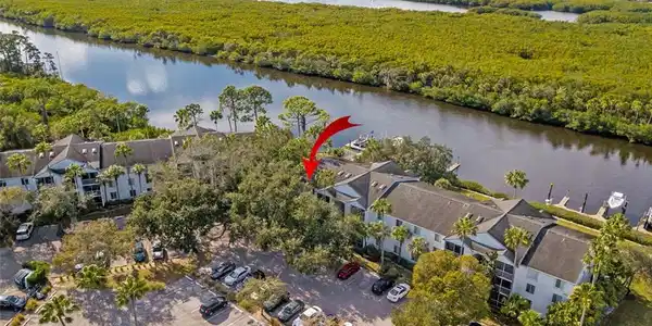 2512 SE Anchorage Cove