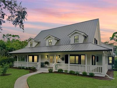 2062 SW Racquet Club Drive