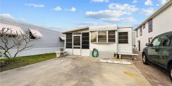 850 Nettles Boulevard
