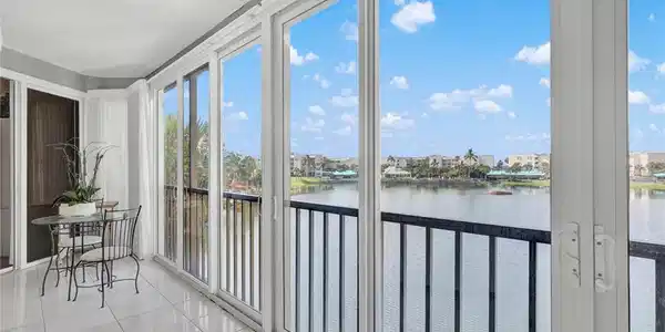 221 NE Plantation Road