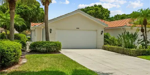1555 SW Shady Lake Terrace