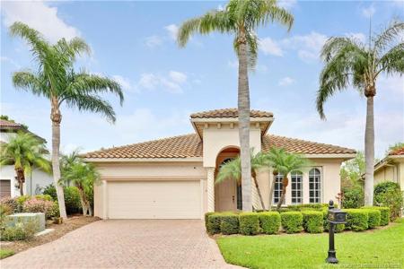 736 SW Pebble Lane