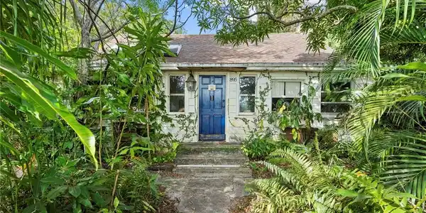895 SW 29th Terrace