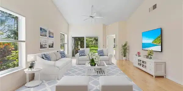 2437 SW Foxpoint Trail