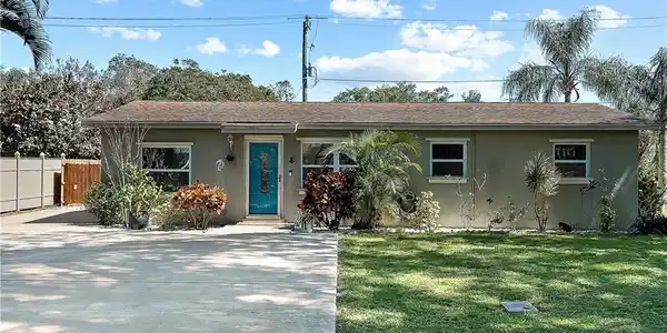 523 SE Dolphin Drive