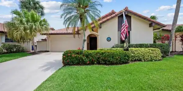 2380 SW Bobalink Court