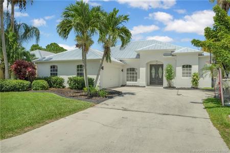 387 NW Emilia Way